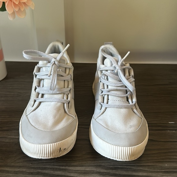 Sorel Out N About III Low WP Women’s Waterproof Canvas Shoes NL4970-009 - Picture 2 of 6